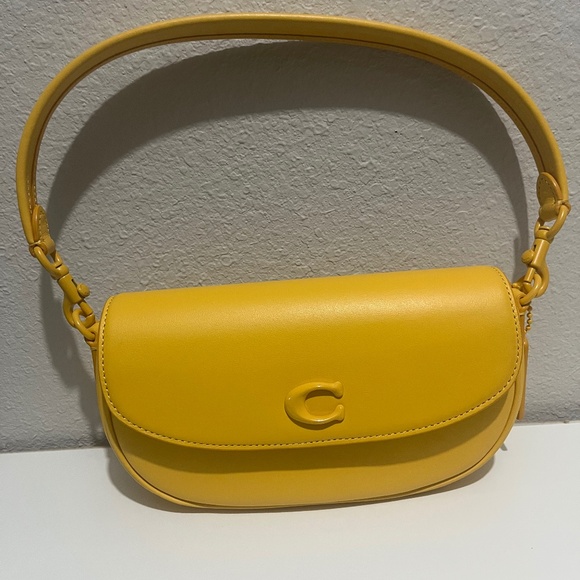 Coach Emmy Saddle Bag 23 (Canary Yellow/Glovetanned leather) - Picture 1 of 3